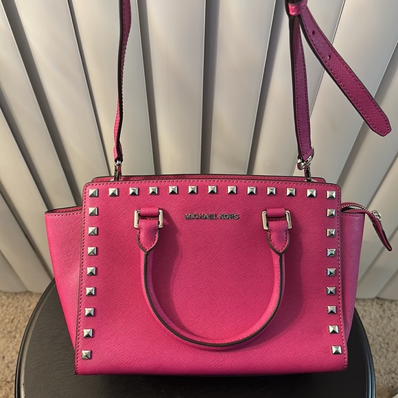 Michael Kors Pink Medium Selma Stud Satchel Handbag/Crossbody - Picture 5 of 6